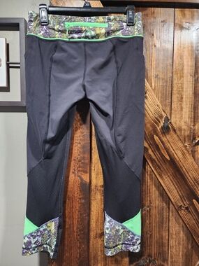 Lululemon Athletica Run Pace Crop Leggings
